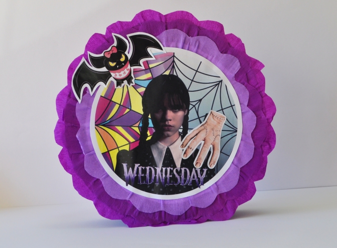 Промо пакет за 10 празнуващи Уенсдей / Адамс