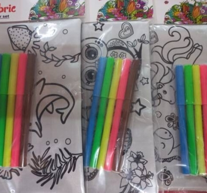 Комплект за оцветяване, Несесер с флумастри, различни дизайни /Pe/