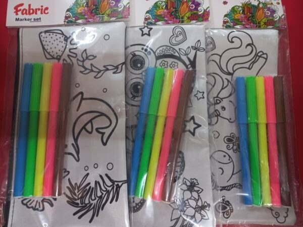 Комплект за оцветяване, Несесер с флумастри, различни дизайни /Pe/