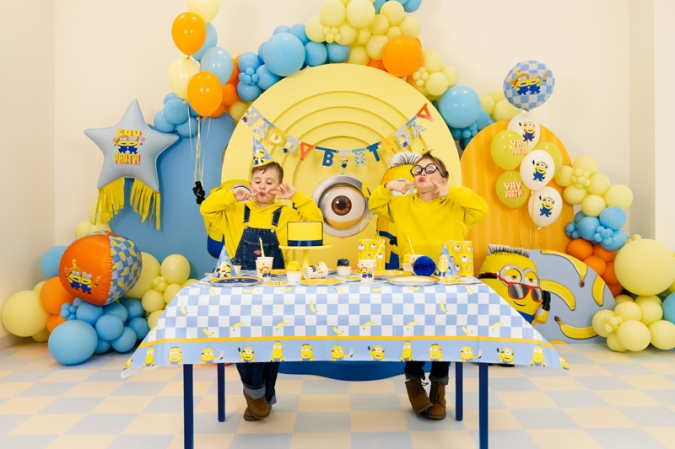 Парти покривка Миньони/Minions, 120х180см /Gd/