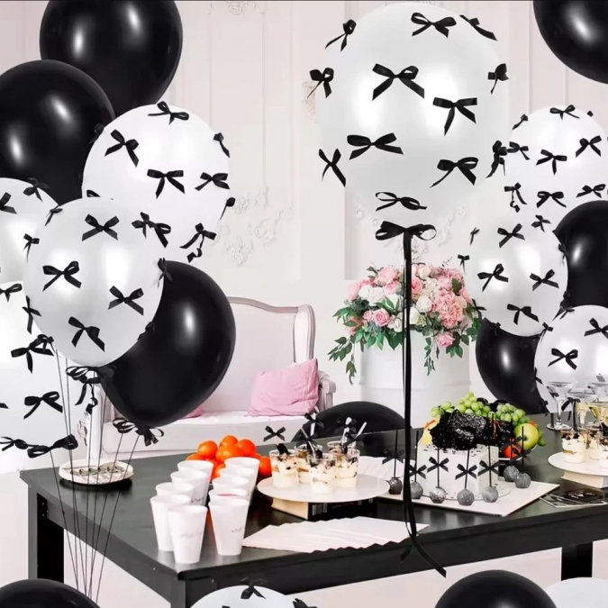 Комплект 41 бр. балони в черно, бяло и шампанско с панделки /Pe/