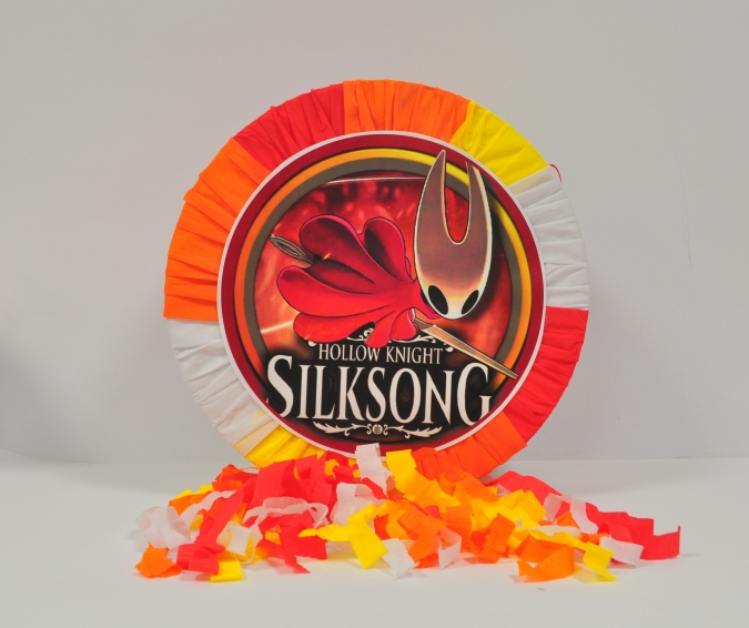 Пинята Силксонг / Silksong, две лица 40х40 см