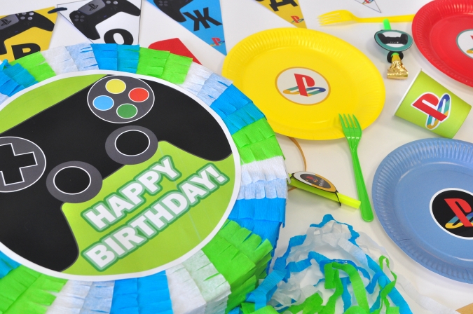 Промо пакет за 10 празнуващи  Плейстейшън, джойстик, Game on