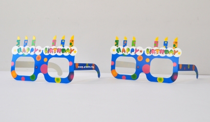 Парти очила Happy Birthday с разноцветни свещички, 12 бр. в пакет /mb/