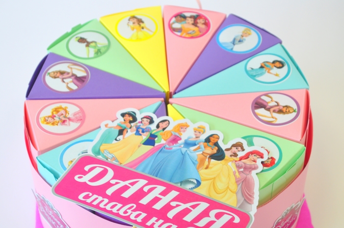 Хартиена торта с тематична декорация и персонализация Дисни Принцеси